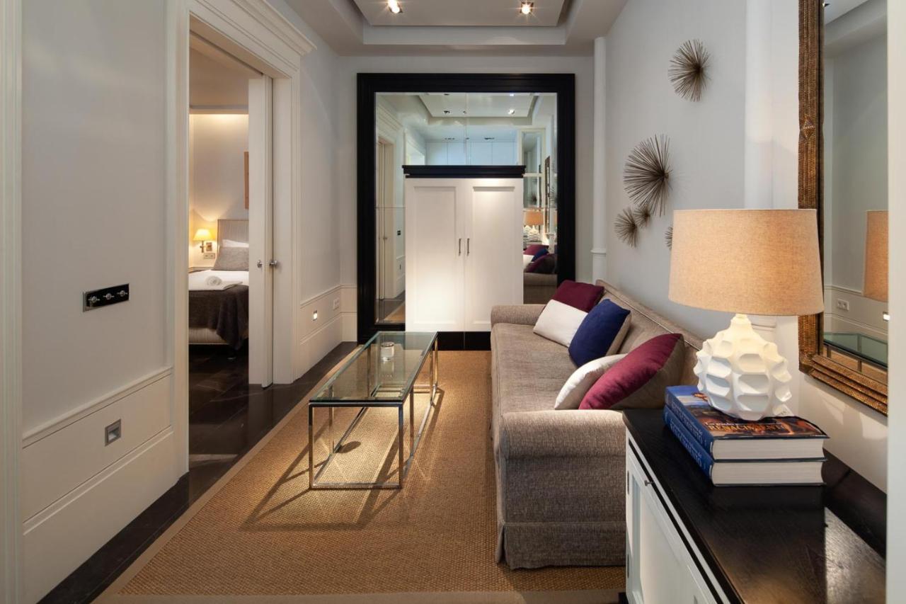 Elegante Apartamento Plaza Constitución Málaga Exterior foto
